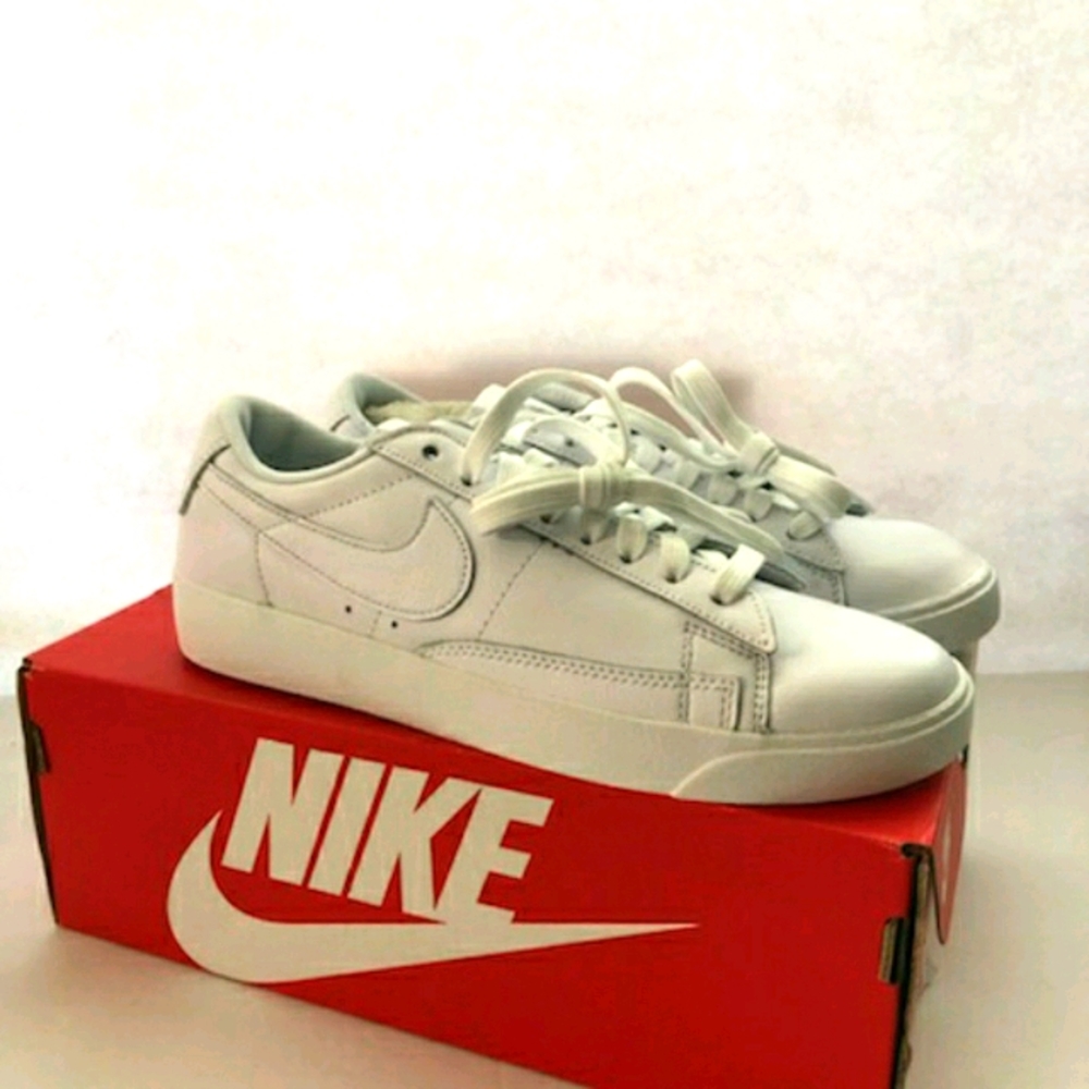 Nike Blazer Low LE Triple White Women's Shoes